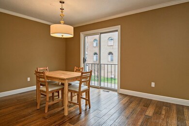 Dining area 10x10.