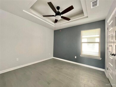 3900 Las Vistas Ln unit 4, Weslaco, TX 78596 - photo 5