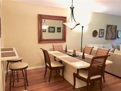 breakfast bar/dinning room
