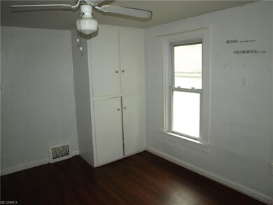 Upper unit--kitchen pantry