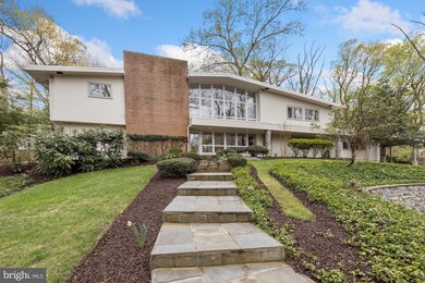 920 Swinks Mill Rd, McLean, VA 22102 - photo 3