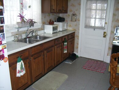 438 Monroe St, Berwick, PA 18603 - photo 6