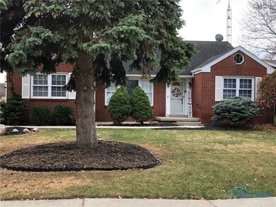 517 W College Ave, Woodville, OH 43469 - photo 2