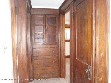 211 Smith Ave, Lansing, MI 48910 - photo 4