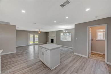 3834 S Sandhill Rd, Las Vegas, NV 89121 - photo 4