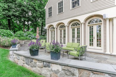 11 Cherry Tree Ln Riverside CT-large-032