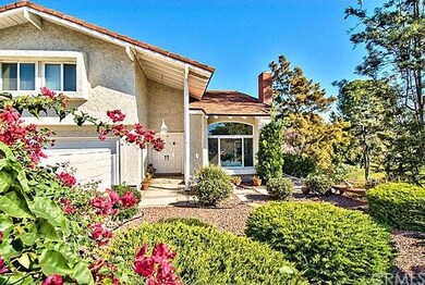 Low maintenance front yard, covered front porch, s