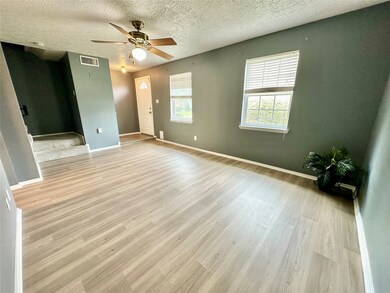 4028 Laura Leigh Dr, Friendswood, TX 77546 - photo 4