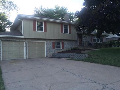 Home sets on large fenced lot in quiet neighborhoo