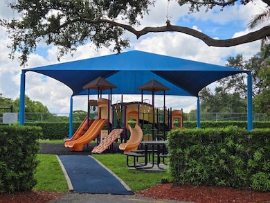 16514 NW 3rd St, Pembroke Pines, FL 33028 - photo 4