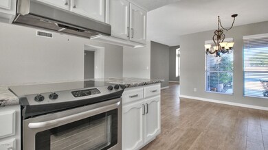 Eat-in Kitchen