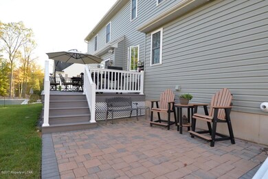 1045 Manor Dr, Mountain Top, PA 18707 - photo 6