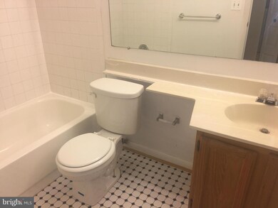 19915 Appledowre Cir, Germantown, MD 20876 - photo 6