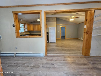 132 Crocus Ln, Milford, PA 18337 - photo 4