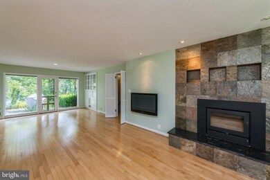 3541 Devon Dr, Falls Church, VA 22042 - photo 5