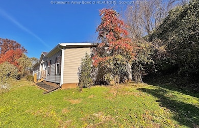5173 Cherry Lawn Rd, Huntington, WV 25705 - photo 2