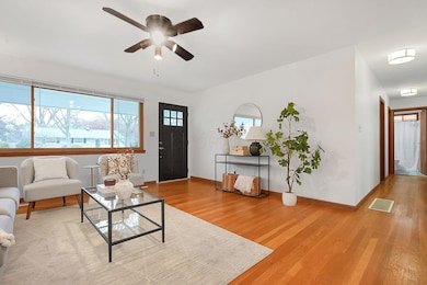 329 E Clearview Ave, Worthington, OH 43085 - photo 7