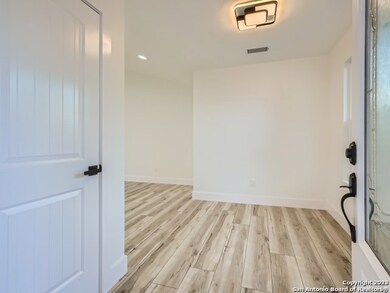 9045 Fox Briar Ln, Boerne, TX 78006 - photo 4