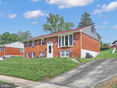 4947 Chester Creek Rd, Brookhaven, PA 19015 - photo 2