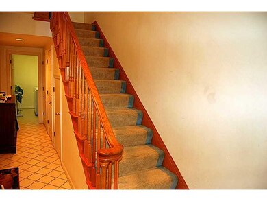 Entry/Foyer.