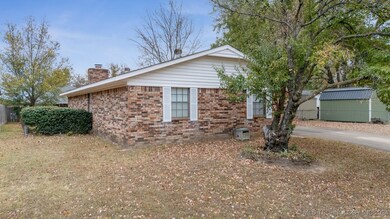 1869 Surrey Dr, Pryor, OK 74361 - photo 2