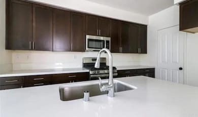 12835 W Hemingway Dr, San Fernando, CA 91340 - photo 5