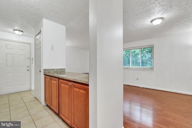 19613 Gunners Branch Rd unit C, Germantown, MD 20876 - photo 7