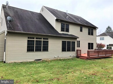 7260 Lochhaven St, Allentown, PA 18106 - photo 2