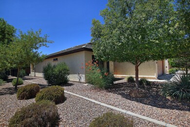 6385 W Stony Quail Way-large-003-033-Cor