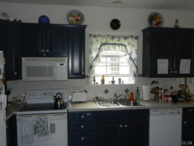 5112 Valley Stream Ln unit 49, Macungie, PA 18062 - photo 6