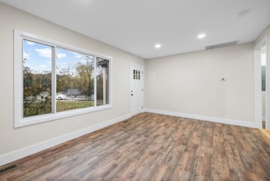 715 Mcgraw St, Clarksville, TN 37040 - photo 5