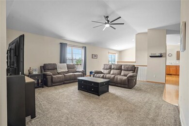 3614 Eagle Rd SW, Cedar Rapids, IA 52404 - photo 2