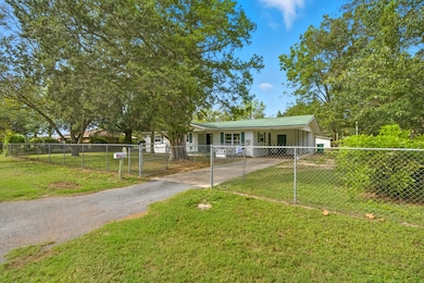 2128 3rd Ave, Crestview, FL 32539 - photo 2