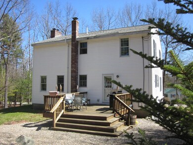 9 Oak St, Newmarket, NH 03857 - photo 2