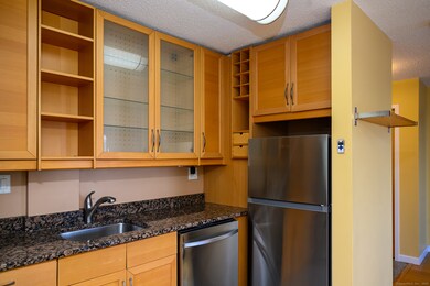 184 Pequot Ave unit 104, New London, CT 06320 - photo 6