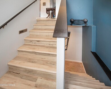 950-YorkView-5-MLS_02