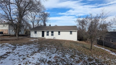 3812 E 93rd St, Kansas City, MO 64132 - photo 3