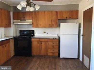 922 Morgantown Rd, Reading, PA 19607 - photo 4