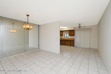 135 Russek Dr unit 43, Staten Island, NY 10312 - photo 4