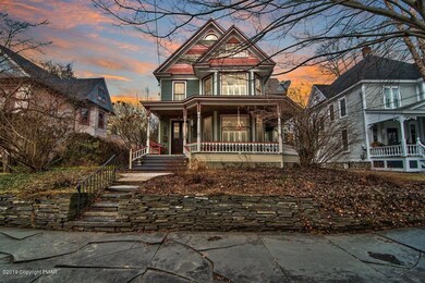 604 Thomas St, Stroudsburg, PA 18360 - photo 2