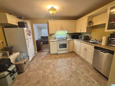 971 18th St, Calera, AL 35040 - photo 4