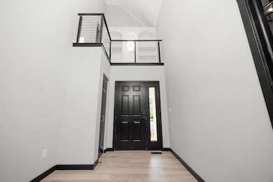 0601 463 e Woodrow Ave_25