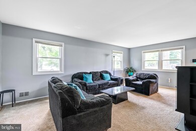 12115 Pheasant Run Dr, Laurel, MD 20708 - photo 2