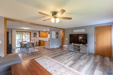 409 Elm St, Sloan, IA 51055 - photo 4