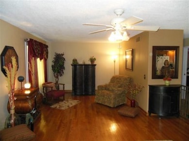 3959 Wright Cir, Gary, IN 46408 - photo 3