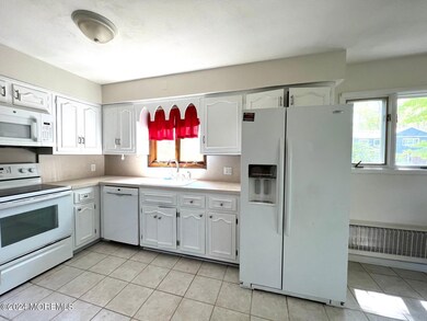 21 Hamilton Ave, Morganville, NJ 07751 - photo 5