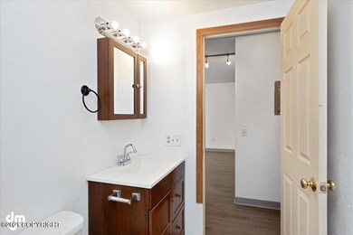 13-Bathroom-ELKO1401