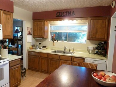 853 W 7th St, Weiser, ID 83672 - photo 3