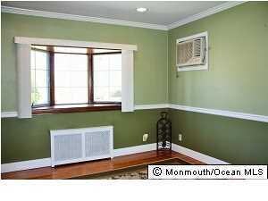 113 Inwood Ave, Colonia, NJ 07067 - photo 5