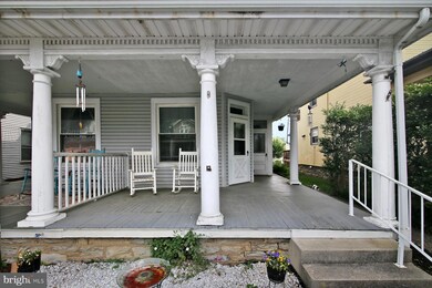 28 N Grant St, Palmyra, PA 17078 - photo 2